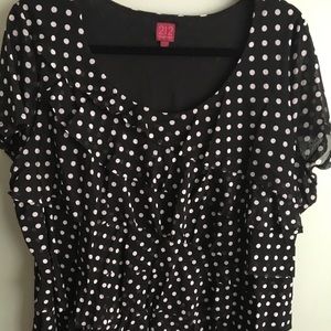 Short sleeve ruffle front top